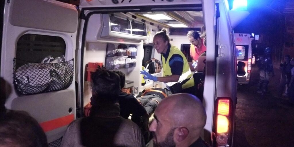 Napoli nel sangue: a Montesanto pregiudicato di 39 anni ferito a colpi d'arma da fuoco