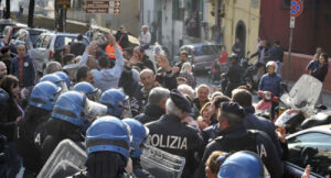 Napoli, protesta e occupazione presso l'ospedale San Gennaro