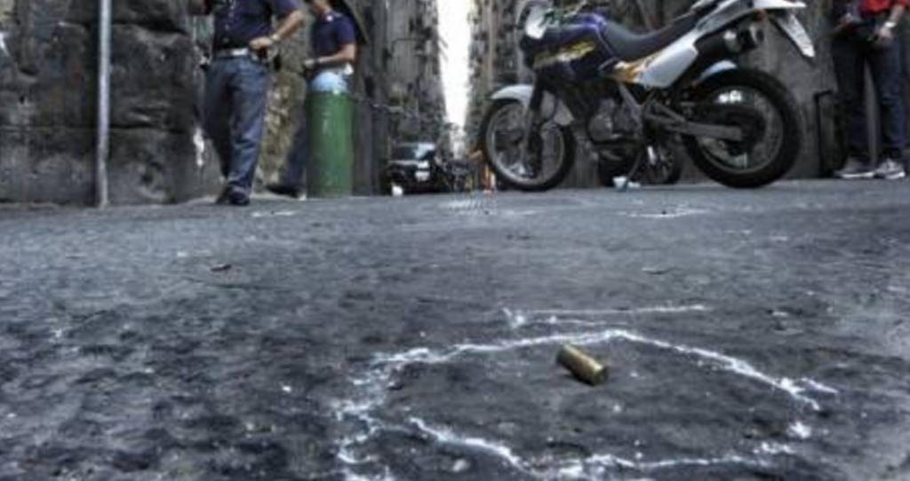 Napoli: raid al Rione Sanità, sparati tre colpi di pistola