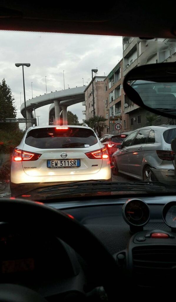 Napoli: traffico blocca la zona del Centro Direzionale e di Piazza Garibaldi