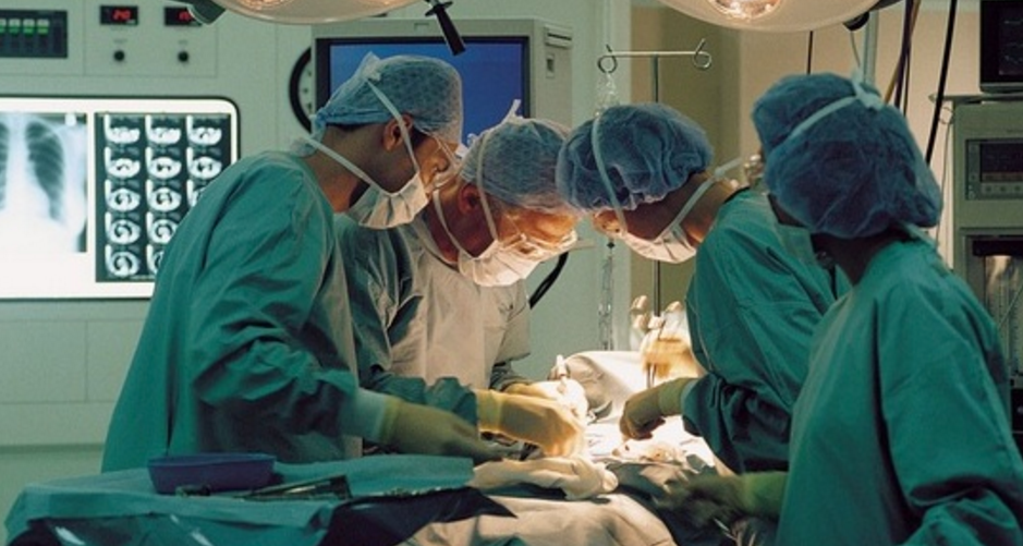 Napoli, tragedia al San Paolo: muore un bambino di due anni, scatta la denuncia