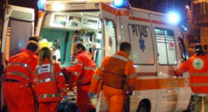 Napoli, traffico paralizzato in centro: ci sarebbe un accoltellato grave
