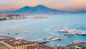 Sally, la ragazza inglese innamorata di Napoli: "Una città magica, unica al mondo"