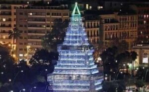 Natale a Napoli con N'Albero, la struttura resterà anche dopo Natale