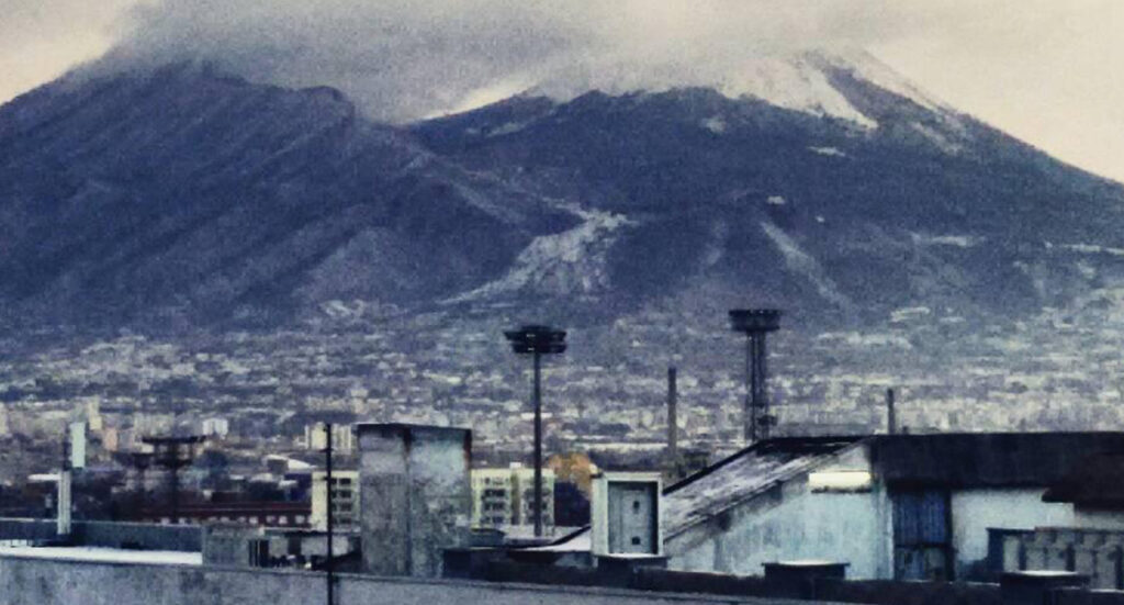 botta capodanno alessia https://www.vocedinapoli.it/2017/01/04/lironia-dei-napoletani-viene-applicata-al-marketing/