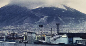 botta capodanno alessia https://www.vocedinapoli.it/2017/01/04/lironia-dei-napoletani-viene-applicata-al-marketing/