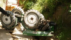 Tragedia nell'avellinese, uomo muore schiacciato da un trattore