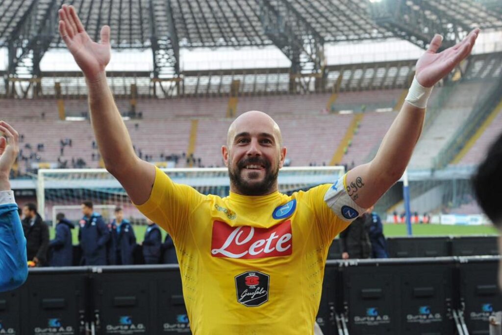 Nuovo coro Napoli: l'omaggio alla squadra dai tifosi allo stadio