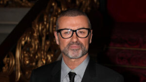 Overdose per George Michael, le rivelazioni dei media inglesi: "A Natale da solo con l'eroina"