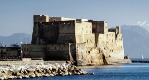 Napoli, dai fondali del Castel dell'Ovo spuntano i resti delle mura di 3mila anni fa