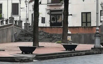 Fase 2, il sindaco fa sparire le panchine dal paese per evitare assembramenti