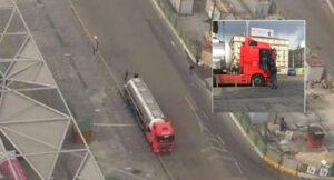 Paura a Napoli, scatta l'allarme: autocisterna sospetta a Piazza Garibaldi