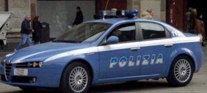 Paura a Napoli: un uomo rapina una banca da solo