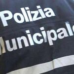 Paura Napoli, investe una donna al Vomero e fugge via: rintracciato dalla polizia municipale
