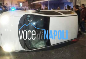 Portici, investe ragazzina si ribalta e scappa: 13enne grave in ospedale