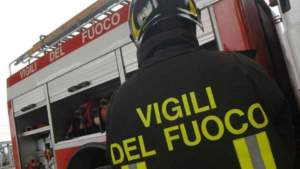 Pozzuoli, incendio nella proprietà del consigliere Antonio Di Bonito
