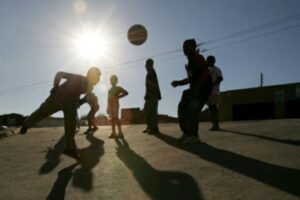 Pozzuoli: lite tra ragazzi, genitore lancia bidet dal balcone