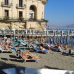 Pranzo a mare: tutti i posti dove mangiare e prendere il sole a Napoli e in provincia