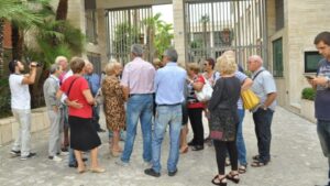 Napoli, proteste degli anziani al Rione Traiano: "Non chiudeteci il parco"