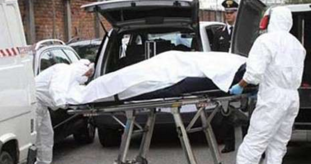 Tragedia in provincia di Salerno, auto in sosta senza freno a mano uccide una donna