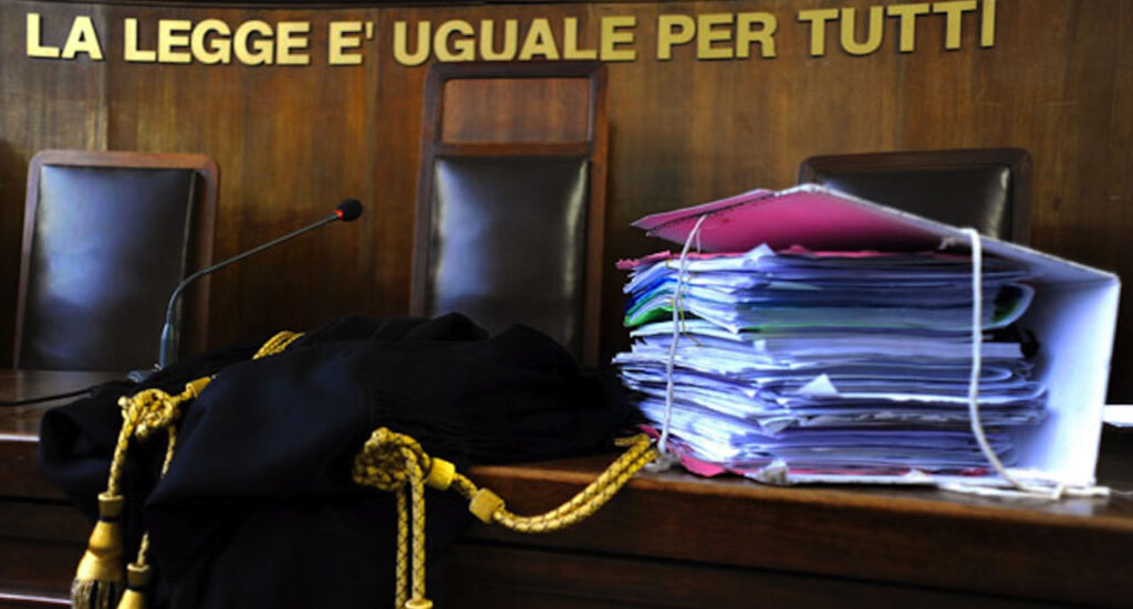 Qualiano, indagati il Sindaco e la giunta: accusa di abuso di ufficio e turbativa d'asta