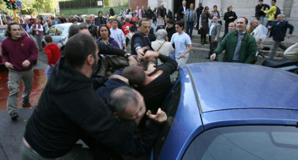 Qualiano, violenta rissa: coinvolte 5 persone. Intervenuti i Carabinieri