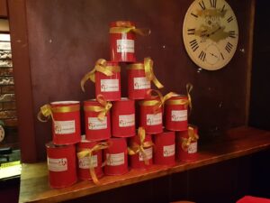 Baretti di Chiaia, aperti i "salvadanai solidali" destinati ai bambini del Pausilipon