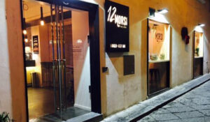 Rapina a "12 Morsi", locale nel cuore dei baretti a Chiaia