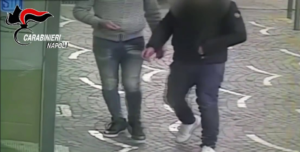 Rapina a Melito dopo il prelievo in banca, terrore per il malcapitato