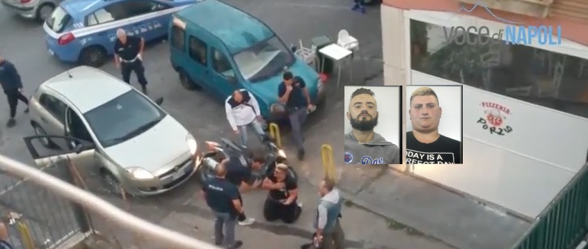 Rione Traiano, il video dell'arresto dei due giovani che hanno rapinato una farmacia