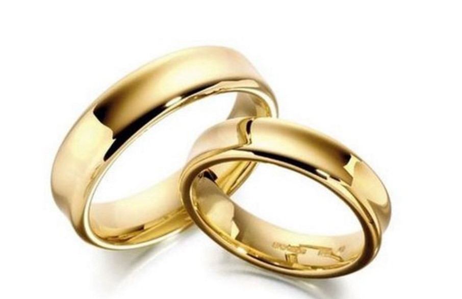 Rapine a Napoli: paura per la "banda delle fedi nuziali"