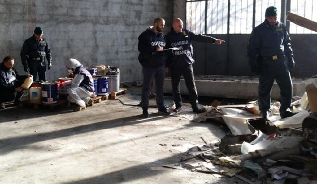 Rifiuti tossici a Ponticelli, arriva il maxi sequestro della Guardia di Finanza