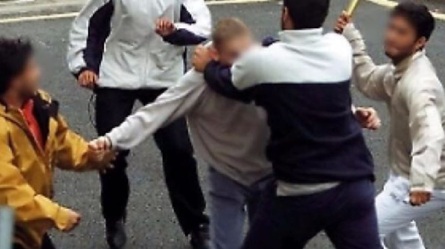 Portici, ubriaco aggredisce padre e figlio: scoppia una violenta rissa