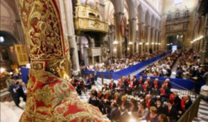 Miracolo di San Gennaro, il Duomo è pieno, c'è grande attesa tra i fedeli