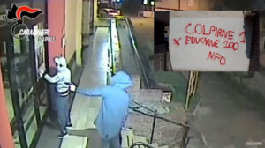 Scritte, bombe e spari contro Comuni, Equitalia e partiti: smantellata la banda NFO, quattro arresti