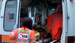 Sedicenne trovato privo di vita nella sua stanza: dramma in provincia