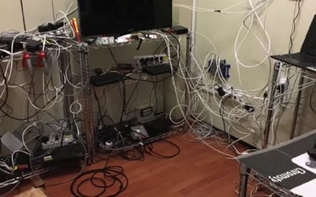 'Pezzotto - Il Ritorno', ecco la sfida dei 'pirati': "Scusate il problema, stiamo tornando"