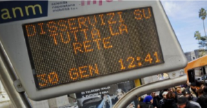 Settimana nera per i trasporti napoletani: si fermano bus, treni e taxi