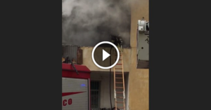 Si addormenta con la sigaretta accesa: anziano muore carbonizzato a Napoli