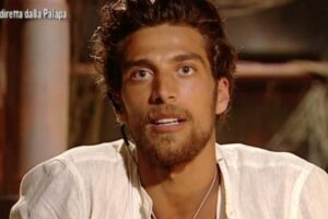 Simone Susinna ha un malore, Raz Degan va in suo soccorso