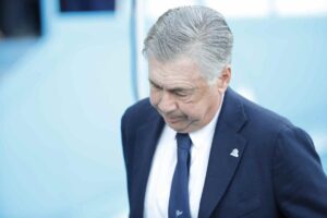 Il Napoli sfida l'Atalanta dopo la decisione di andare in ritiro