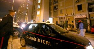 Spari in centro a Melito, feriti un uomo e una donna: è caccia al colpevole
