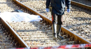 Giallo a Seiano, trovato un cadavere alla stazione della Circumvesuviana