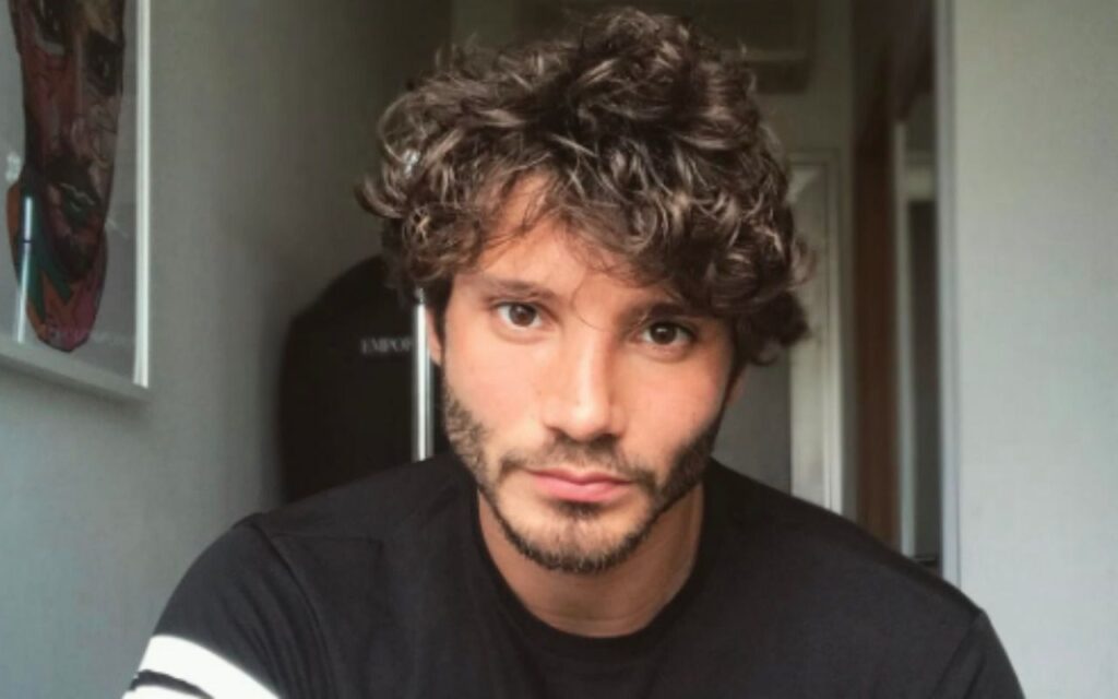 Incendi sul Vesuvio, il messaggio di Stefano De Martino: "Lo Stato dov'è?"