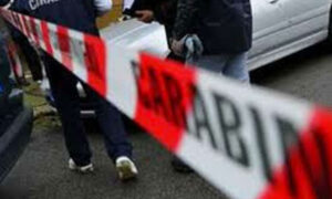 Dramma ad Eboli, figlio di carabiniere si impicca nel garage