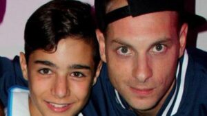 Terribile lutto per Clementino: il rapper ricorda il 18enne su Facebook
