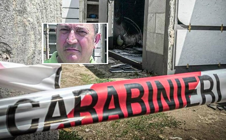 Sfregio della camorra all'imprenditore, bruciate le tombe delle sue figlie