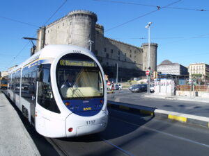 Torna il tram Mergellina-Riviera di Chiaia, l'ultima novità per i trasporti urbani