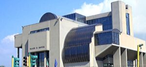 Torre Annunziata, arrestata sorella di un noto neomelodico per droga