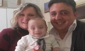 Tragedia a Napoli, muore bimba di soli 18 mesi